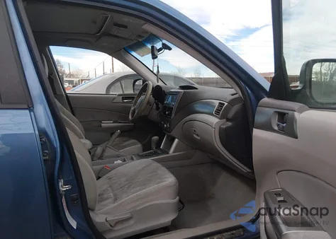 2010 Subaru Forester 2.5X Premium z USA, uszkodzony, nr VIN JF2SH6CC4AH772046